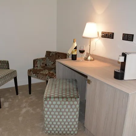 La Maison De Mathilde מלון באיו